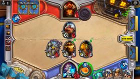 Grensesnittet i Hearthstones mobilversjon er tilpasset mindre skjermer.