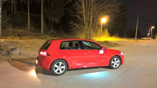 Det er mulig å ta svært gode nattbilder med billige telefoner hvis innstillingsmulighetene er gode nok. Dette er fra Lumia 640 og tatt fra stativ.