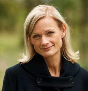 Direktør i NetCom, hanne Løvstad, forklarer at selskapet jobber med å rette seg etter Forbrukerombudets pålegg.