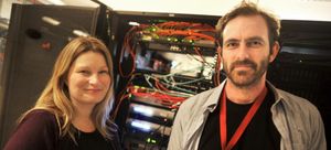 Anne Ragnhild Kjær Sti og Anders Røine i Telemark fylkeskommune mener det er viktig at elevene lærer seg begrensingene og mulighetene ved å ta i bruk internett under eksamen.