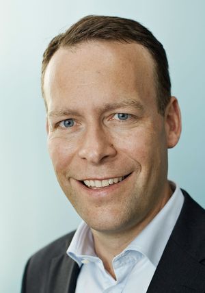 Jaan Ivar Semlitsch er konsernsjef for Elkjøp Nordic. Han er svært godt fornøyd med utviklingen i Elkjøp Phonehouse.