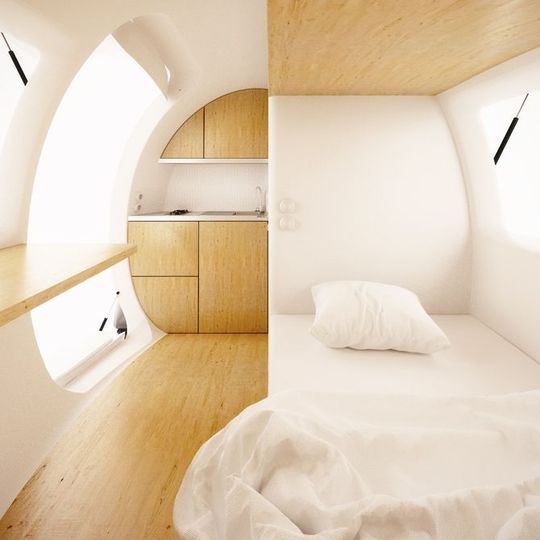 Koselig, lyst interiør er det første som møter deg i Ecocapsule.