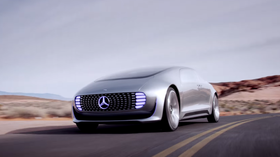 Daimler og Qualcomms samarbeid kan også få betydning for selvkjørende biler. Dette er den selvkjørende Mercedes-konseptbilen F 015.