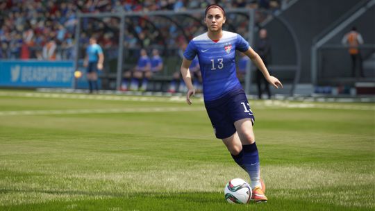 Den amerikanske spilleren Alex Morgan i aksjon. (Bilde: EA).
