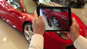 Apple har blant annet kjøpt opp et selskap som lager utvidet virkelighet-løsninger av denne typen.