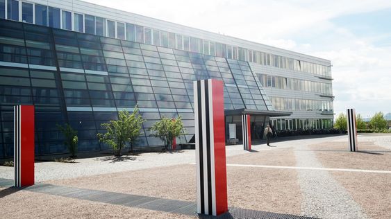 I kjelleren under denne fløyen på Telenor, ligger driftssentralen.