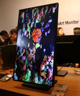 Asus PA329Q er også fin på høykant.