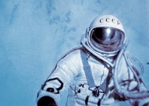 Leonov utenfor romskipet.