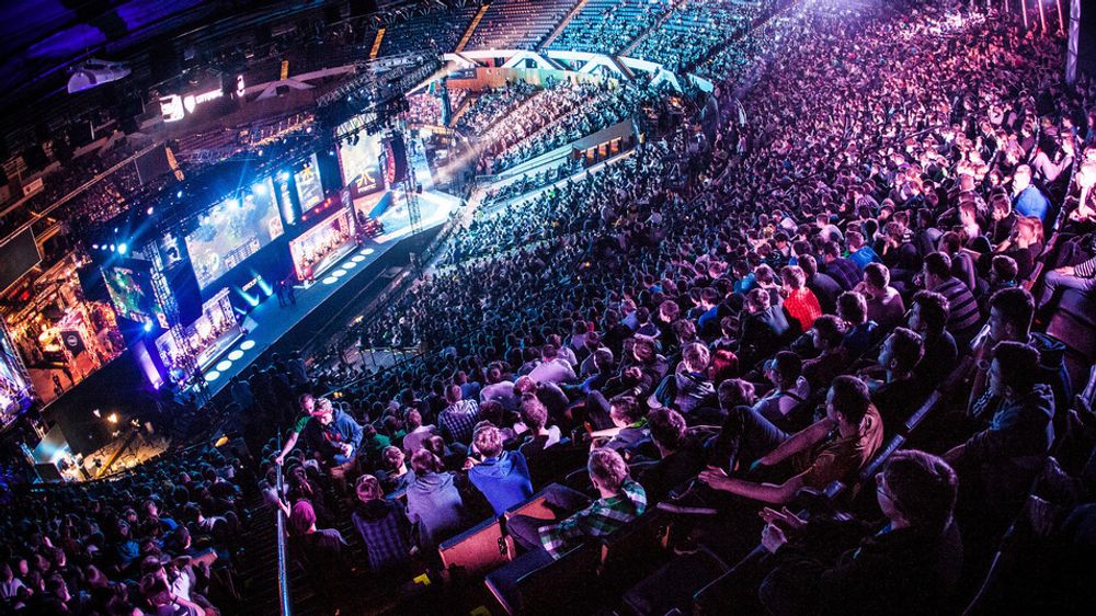 PUBLIKUM: Skal e-sporten bli stor er den avhengig av å trekke flest mulig seere, dette gir annonsørpenger som åpner for større og bedre arrangement.