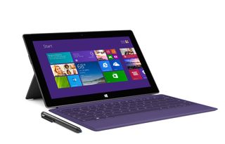 SURFACE PRO 3 32 GB i3: Denne lekre maskinen kjører fullversjonen av WIndows 8, og kommer med en egen penn som lar deg skisse og skrible ned notater.