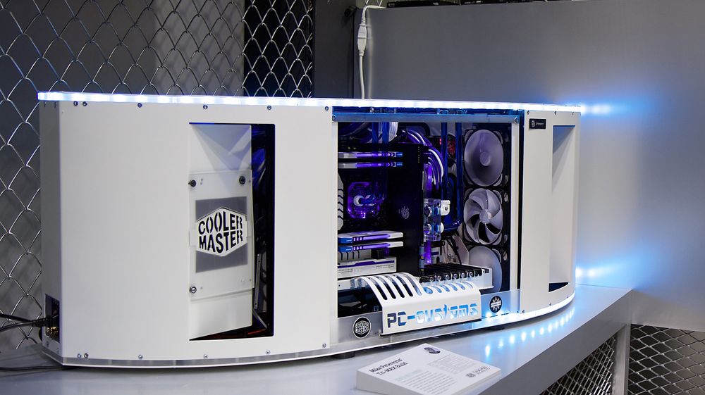 På Cooler Masters stand fikk vi se en rekke interessante casemods.