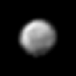 Animasjon som viser de ferskeste bildene av Pluto, tatt av New Horizons.