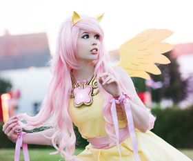 Cosplayeren Tine Marie Riis skal dømme årets cosplaykonkurranse.