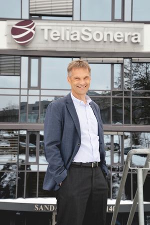 Administrerende direktør i TeliaSonera, Abraham Foss, peker på at det er sterk konkurranse i 4G-utbyggingen.