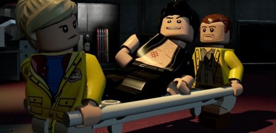 Lego eller ikke - mannen på båren har en egen evne til å lette på stemningen.