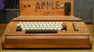Steve Wozniak skapte Apple og Apple II, og la dermed grunnlaget for Apple-imperiet.