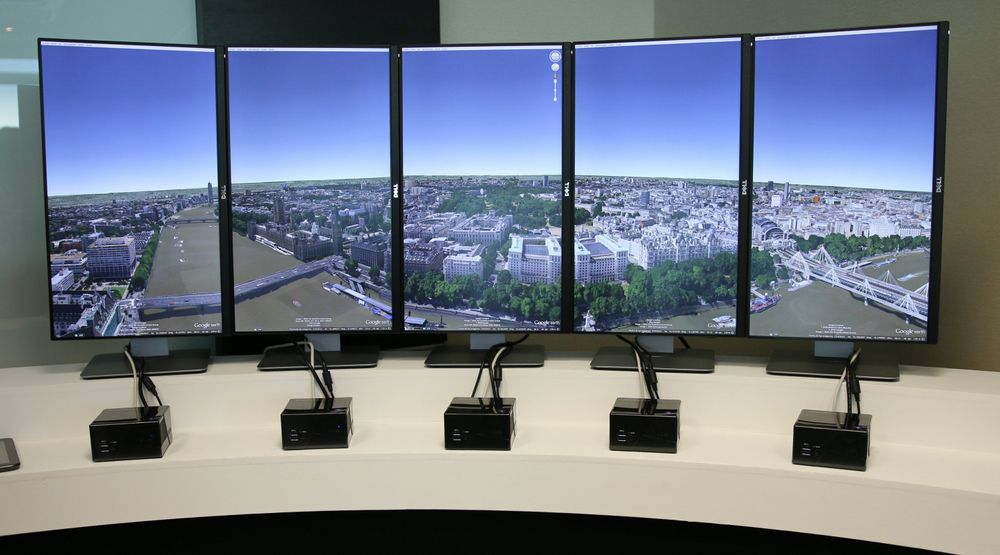 Gigabyte kunne vise frem Google Earth i panoramamodus, der hver enkelt skjerm ble drevet av hver sin lille Gigabyte Brix.