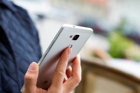 Fingeravtrykklesere plasseres i dag på forskjellige steder, for eksempel på baksiden, som her på Huawei Honor 7.