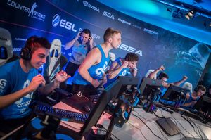 Cloud9 jubler etter å ha vunnet en av sine runder.