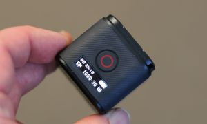 Toppen av kameraet har én knapp og et lite LCD-display.