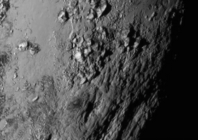 Dette er fjellene NASA-forskerne tror er laget av is.