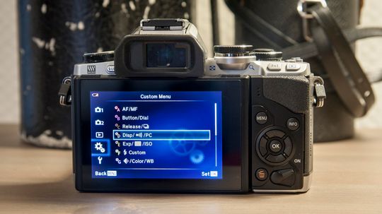 OM-D EM-1007.