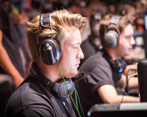 Håvard «rain» Nygaard står uten trener og IGL før helgens ESL-kvalifisering.