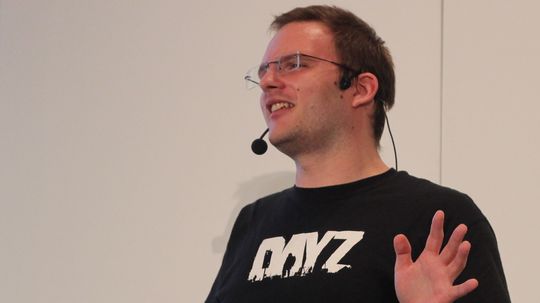 Eugen Harton fra talerstolen på GDC Europe.