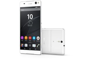 Sony Xperia C5 Ultra har vidvinkelkamera med LED-blits over skjermen.