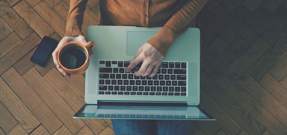 Du trenger ikke styre med touchpad-en eller musa.