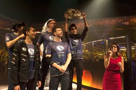 Etter flere tette kamper var det til slutt Evil Geniuses som kunne heve trofeet over hodet.