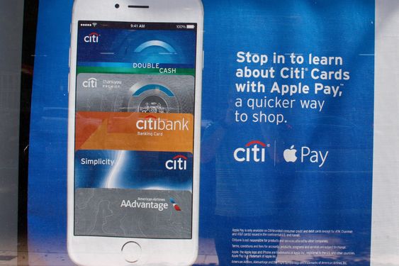Citibank lokker kundene med Apple Pay. De er langt fra eneste bank som tilbyr tjenesten.