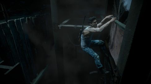 Mike blir rene Nathan Drake når ytterjakka kastes.