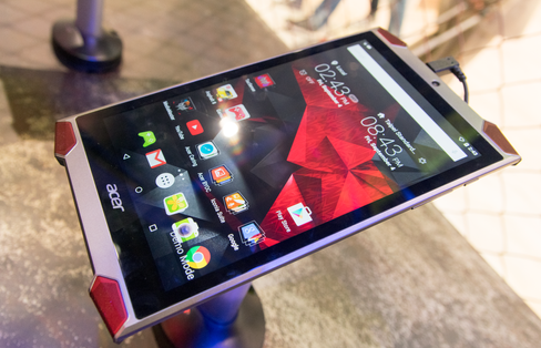 Menyen er en enkel og grei Android-variant. Det var litt mye skrot installert på brettet vi prøvde, men dette er tidlige enheter og hvor mye som følger med av apper kan endre seg.