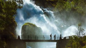 Norge%20fossefall%20vann%20natur%20kraft