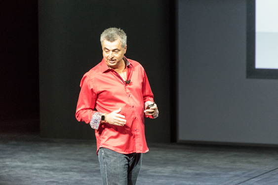 Eddie Cue.