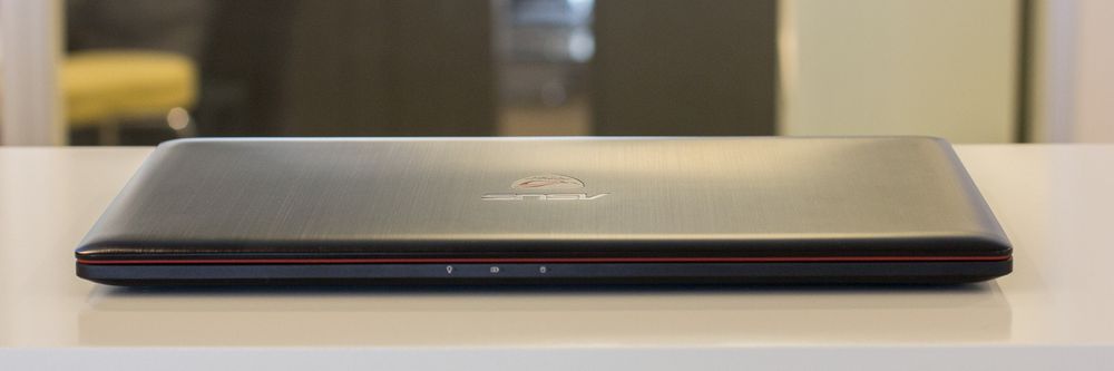 Asus G501 er av de mer kompakte spillmaskinene.