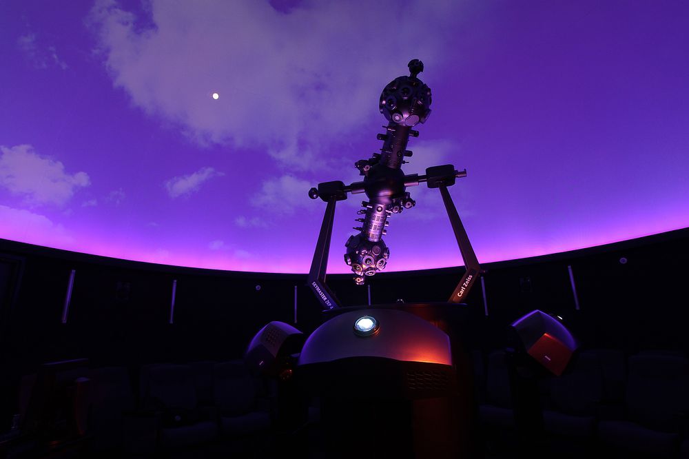 Inne i planetariet ved Vitenfabrikken i Sandnes.
