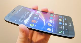 LG G Flex var det første produktet i vanlig salg med POLED-teknologien.