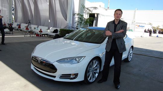 Tesla-sjef Elon Musk har stor tro på batteriutviklingen de kommende årene.