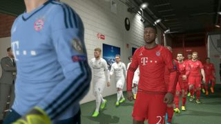 David Alaba og resten av laget går ut på gressmatta.
