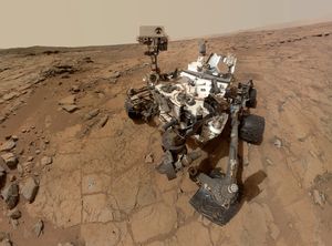 Curiosity surrer fortsatt rundt på Mars. Det blir nok en stund til vi kan gjøre det samme.