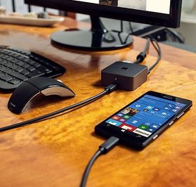 Her er mobilen koblet opp mot Continuum-boksen.