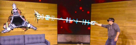 Slik ser det ut når du bruker nye Hololens til å spille med. Tøft!