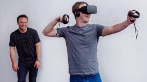 Mark-Zuckerberg-reveals-new-Oculus-Touch
