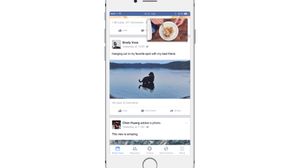 Oppdateringen lar deg blant annet se videoer mens du gjør andre ting på Facebook.