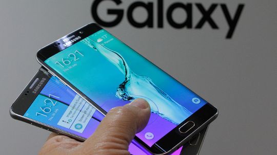 Galaxy Note 5 er den underste i dette bildet, her vist sammen med søstermodellen Galaxy S6 Edge+.