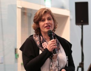 Canon hadde sendt Anne-Marie van der Laan til å fortelle litt om teknologien bak.