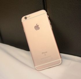 Dette er Apples iPhone 6S, som etter sigende er hovedgrunnen til at Samsung fremskynder lanseringen av Galaxy S7.