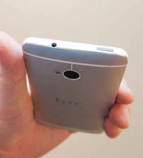 HTC One M7 er telefonen HTC mener Apple har kopiert.